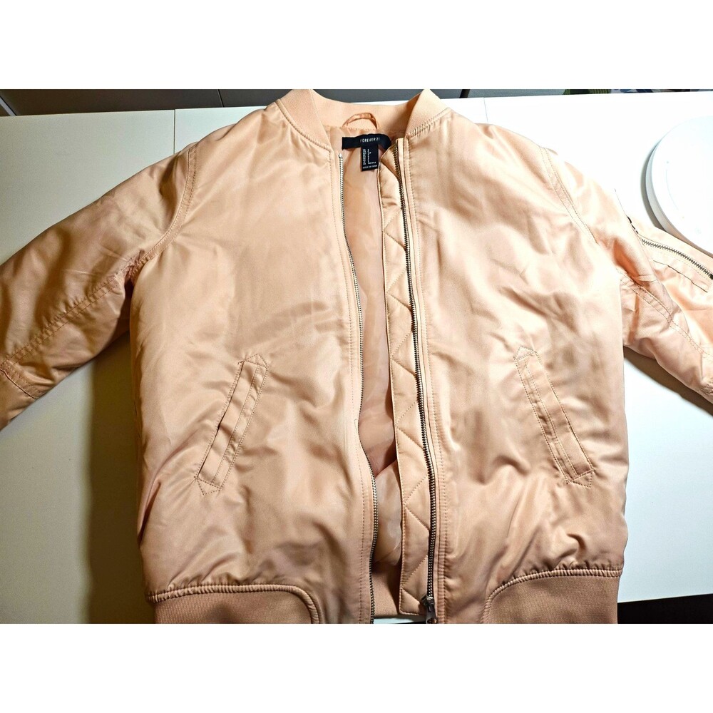 FOREVER 21 Women's Pink Bomber Jacket Zip Closure W/ Pockets Really Warm Small